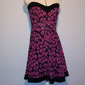 Hot Topic Kiss Dress